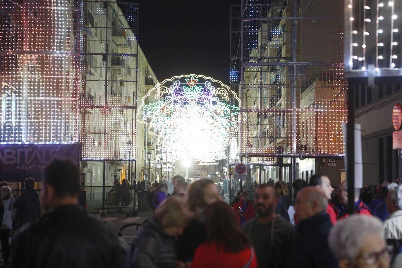 Encendido de la Falla Malvarrosa