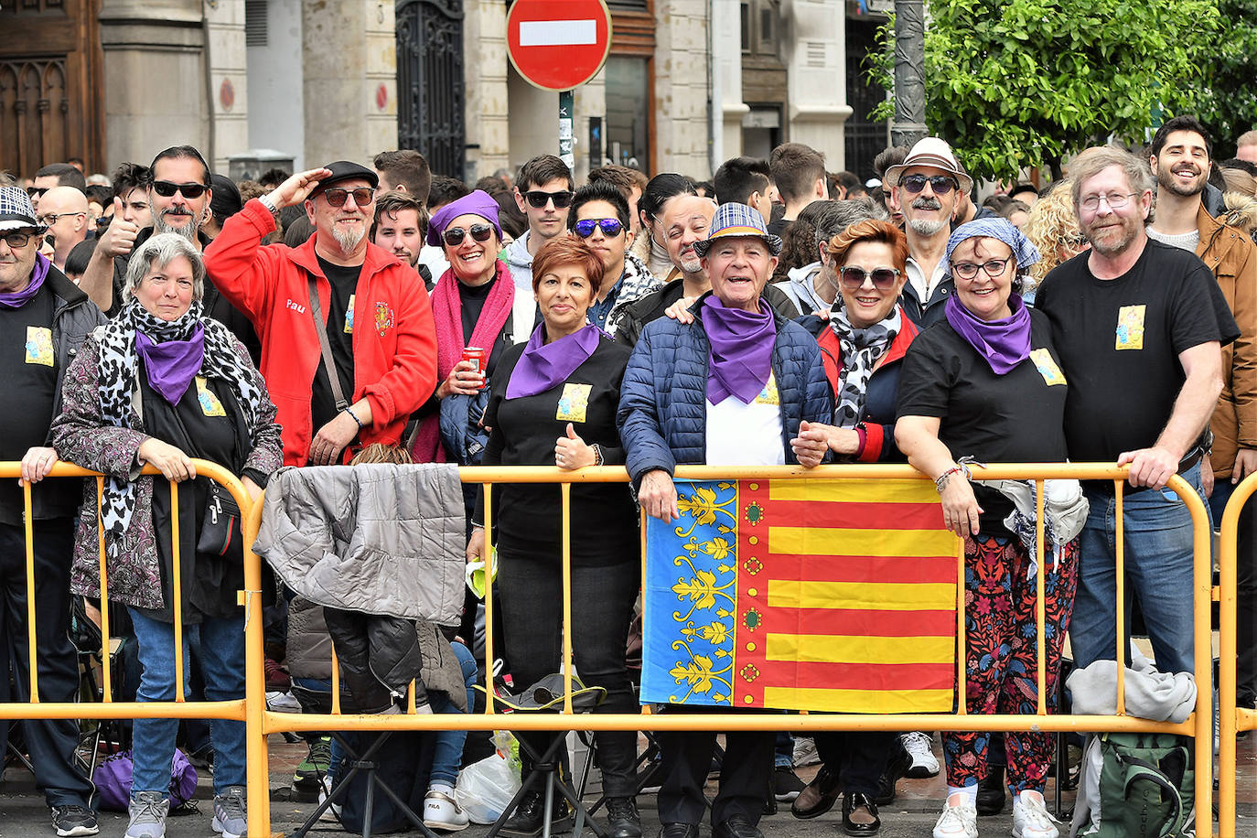 Pirotecnia Alpujarreña ha repetido su temido 'martillo de Thor', un efecto con el que ha conquistado a toda la plaza del Ayuntamiento. 