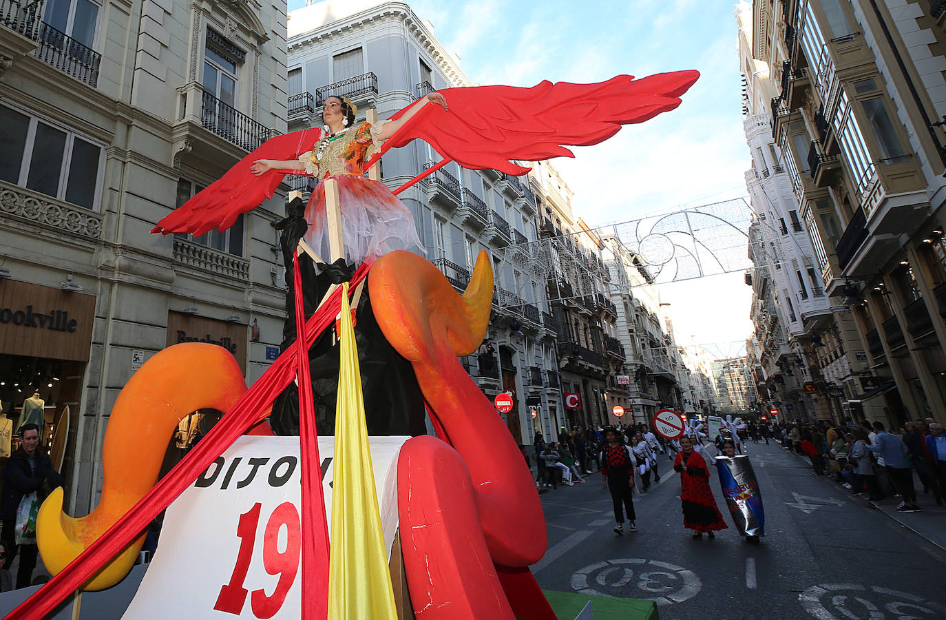 Fotos: La magia de la Cabalgata del Ninot estrena las Fallas