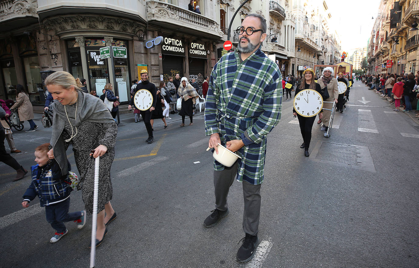 Fotos: La magia de la Cabalgata del Ninot estrena las Fallas