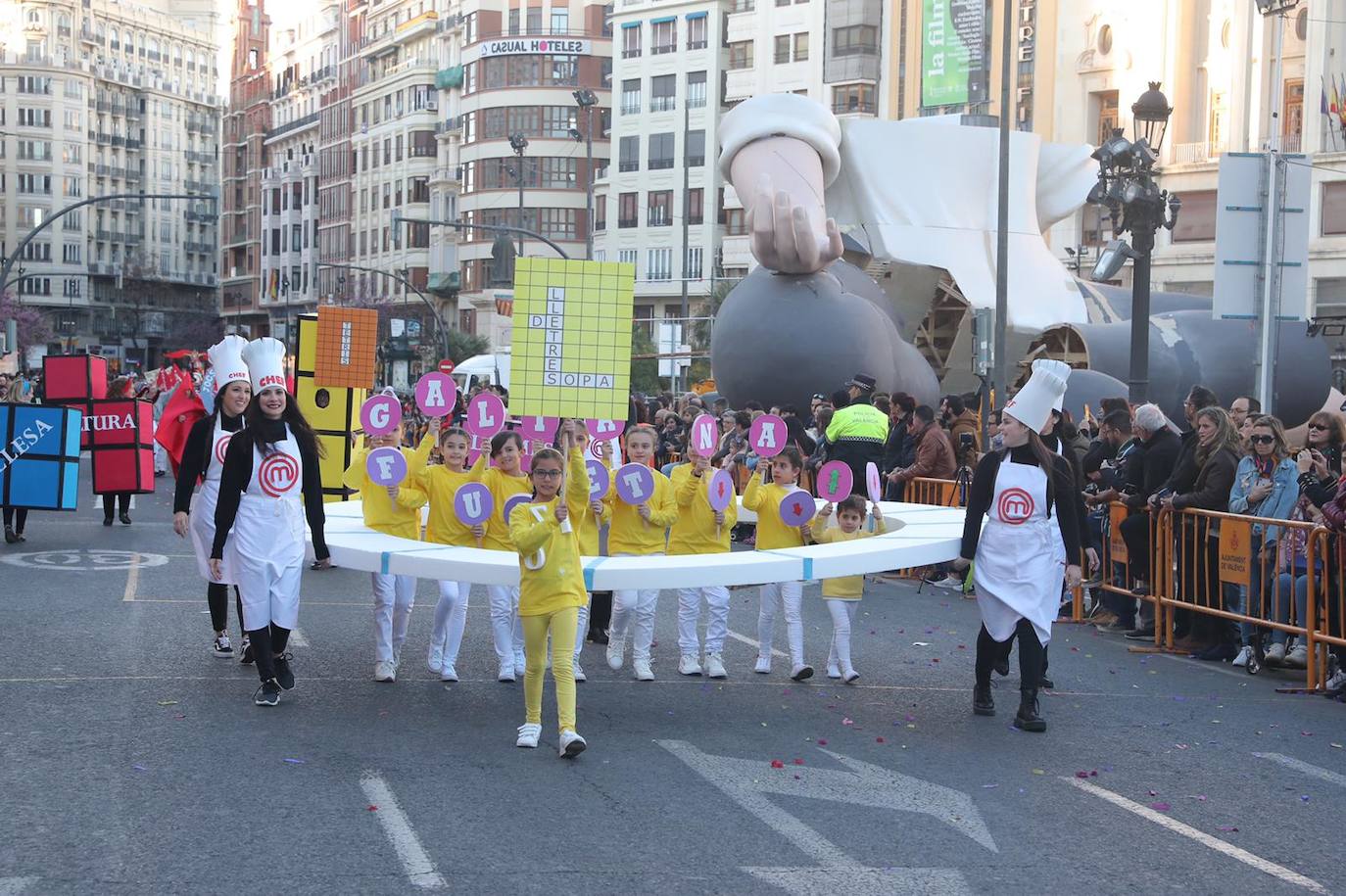 Fotos: La magia de la Cabalgata del Ninot estrena las Fallas