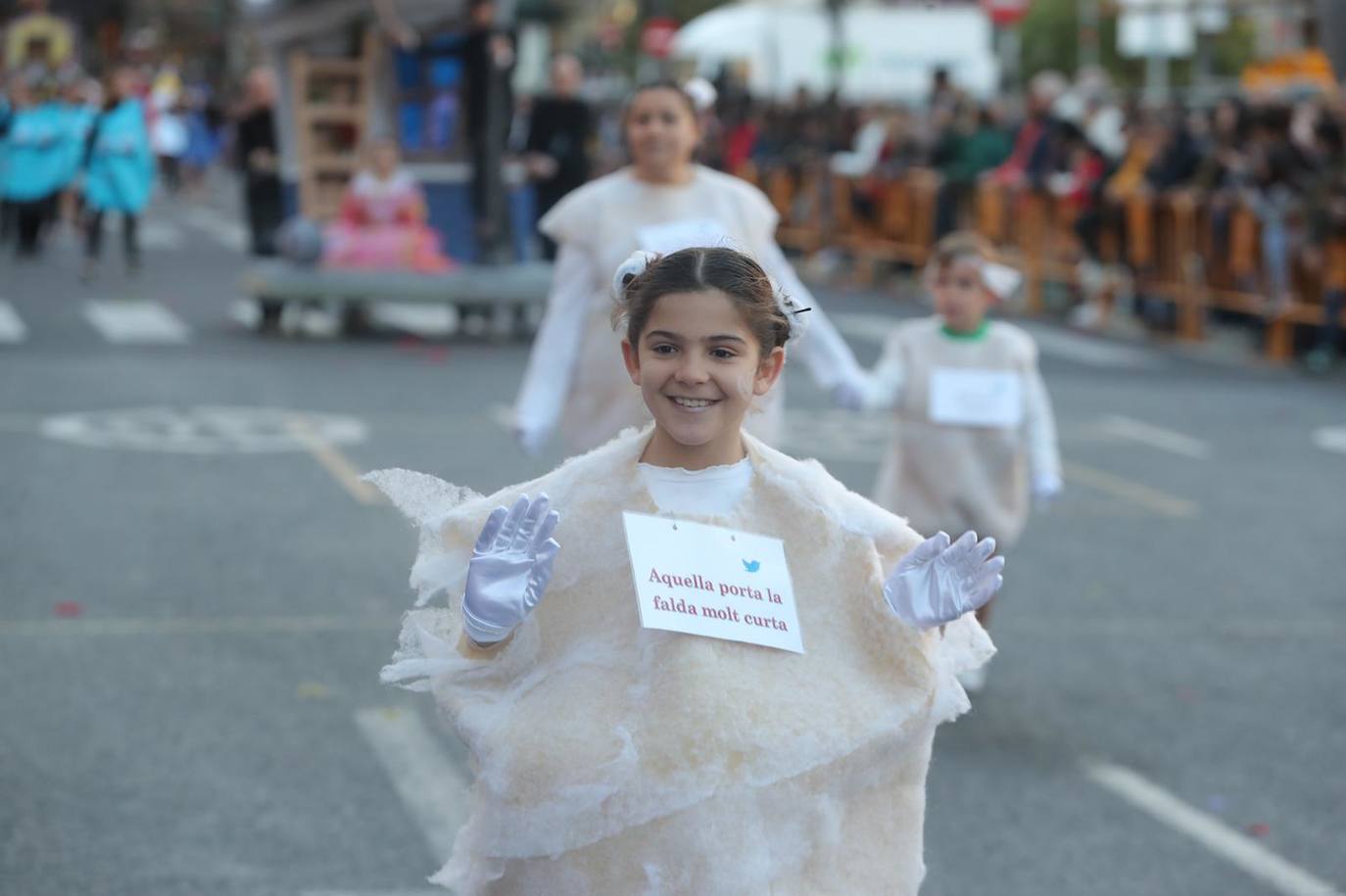 Fotos: La magia de la Cabalgata del Ninot estrena las Fallas