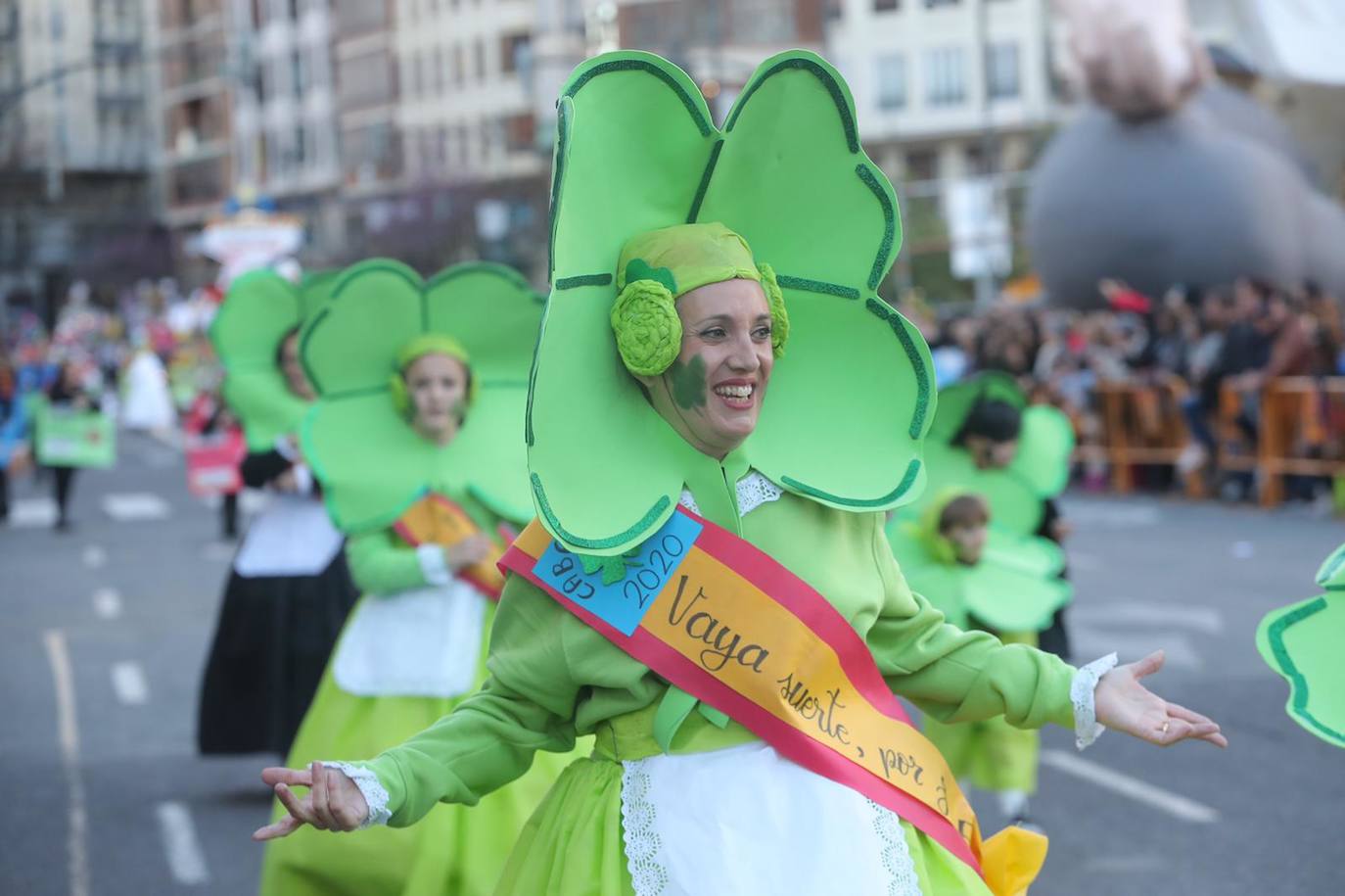 Fotos: La magia de la Cabalgata del Ninot estrena las Fallas