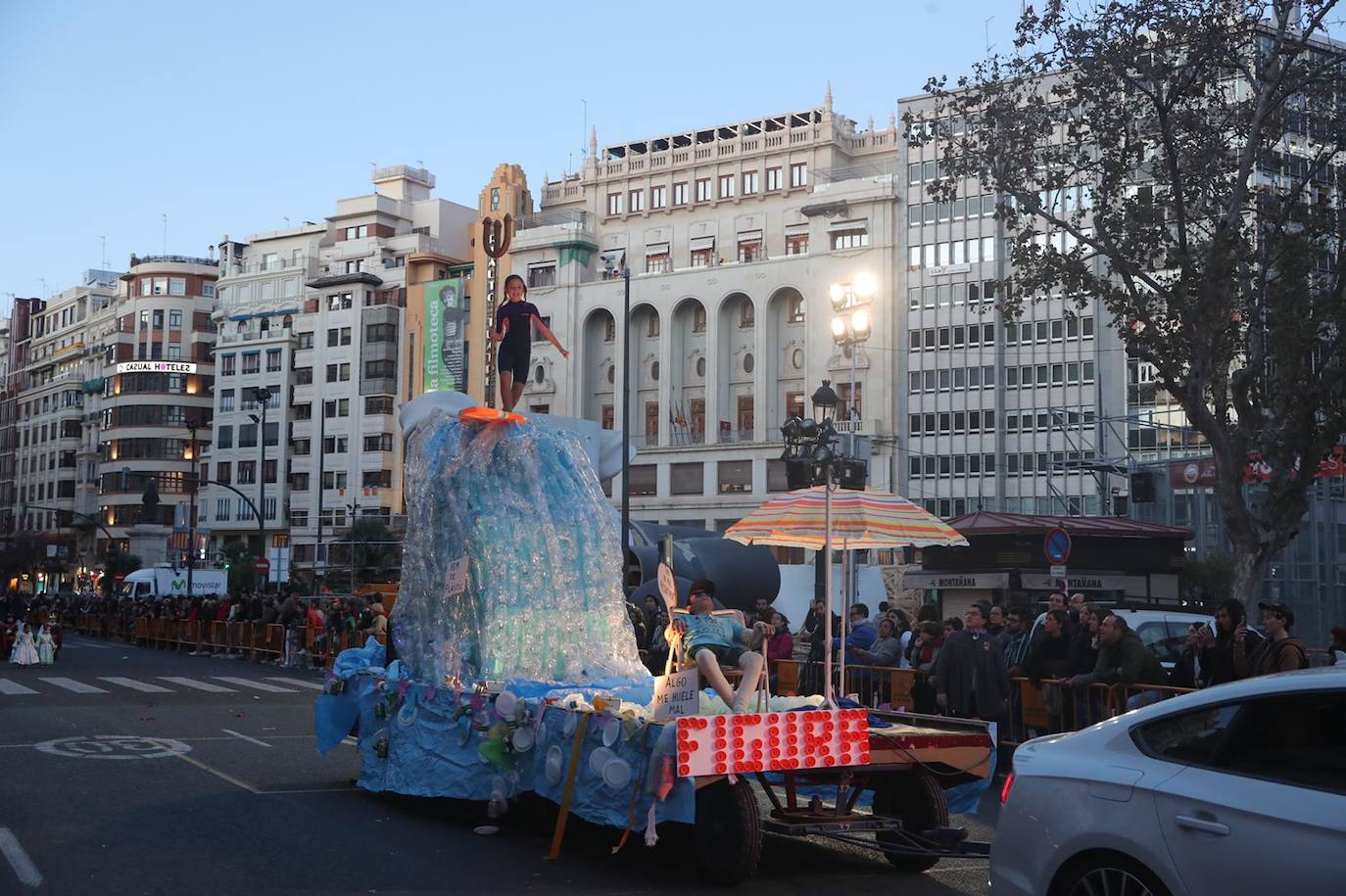 Fotos: La magia de la Cabalgata del Ninot estrena las Fallas