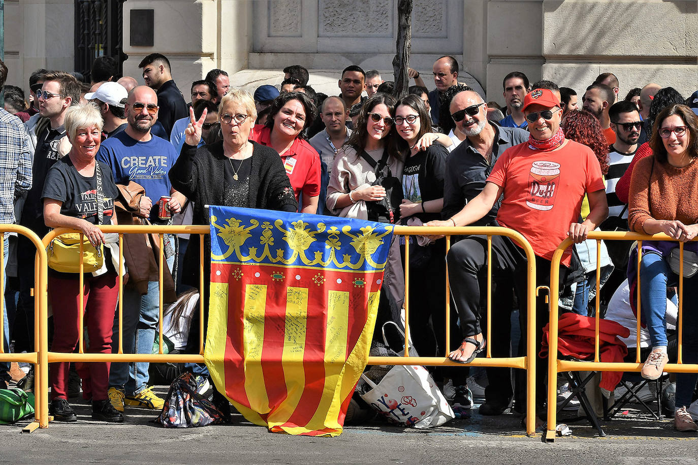 Pirotecnia del Mediterráneo triunfa con su mascletà al revés.