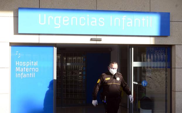 Entrada de Urgencias del Hospital de Murcia.