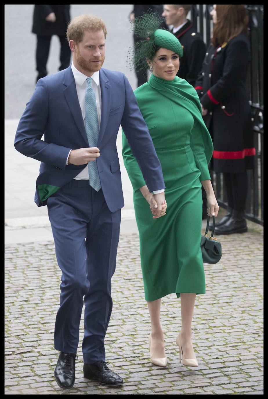 Relajados y sonrientes, el duque y la duquesa de Sussex hicieron este lunes su última aparición como miembros de la realeza británica, acompañando a la reina Isabel II en un oficio religioso en Londres, antes de dar el salto a su nueva vida. Ambos asistieron junto a los otros miembros de la familia real a una misa la Abadía de Westminster con motivo del día de la Mancomunidad británica.