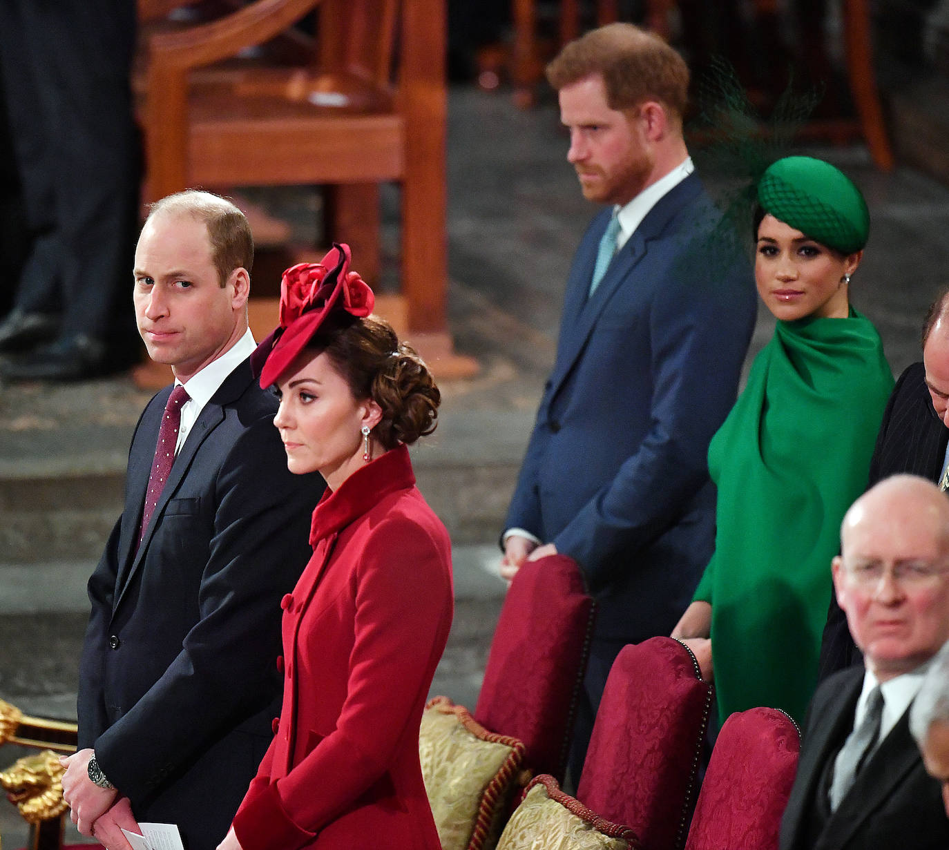 Relajados y sonrientes, el duque y la duquesa de Sussex hicieron este lunes su última aparición como miembros de la realeza británica, acompañando a la reina Isabel II en un oficio religioso en Londres, antes de dar el salto a su nueva vida. Ambos asistieron junto a los otros miembros de la familia real a una misa la Abadía de Westminster con motivo del día de la Mancomunidad británica.