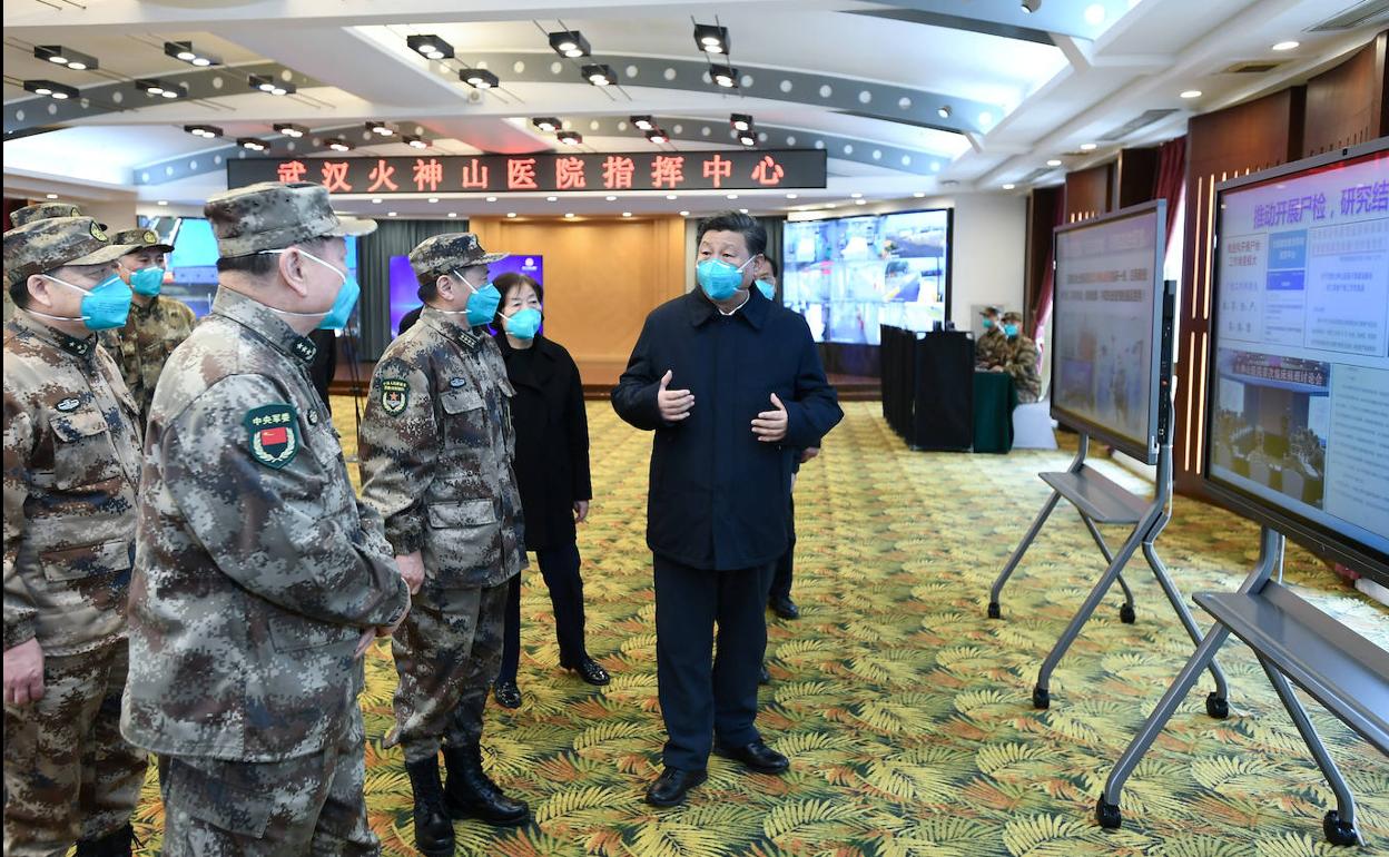 El presidente Xi habla con el dispositivo médico y militar en Wuhan.