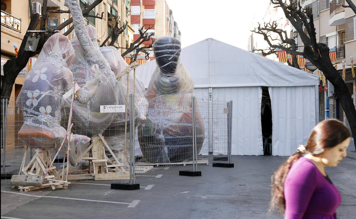 Una carpa en una calle de Alaquàs.