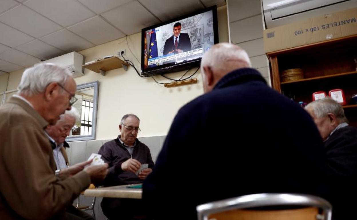 Coronavirus |El consejo del Gobierno a las personas mayores: "No salgáis de casa"