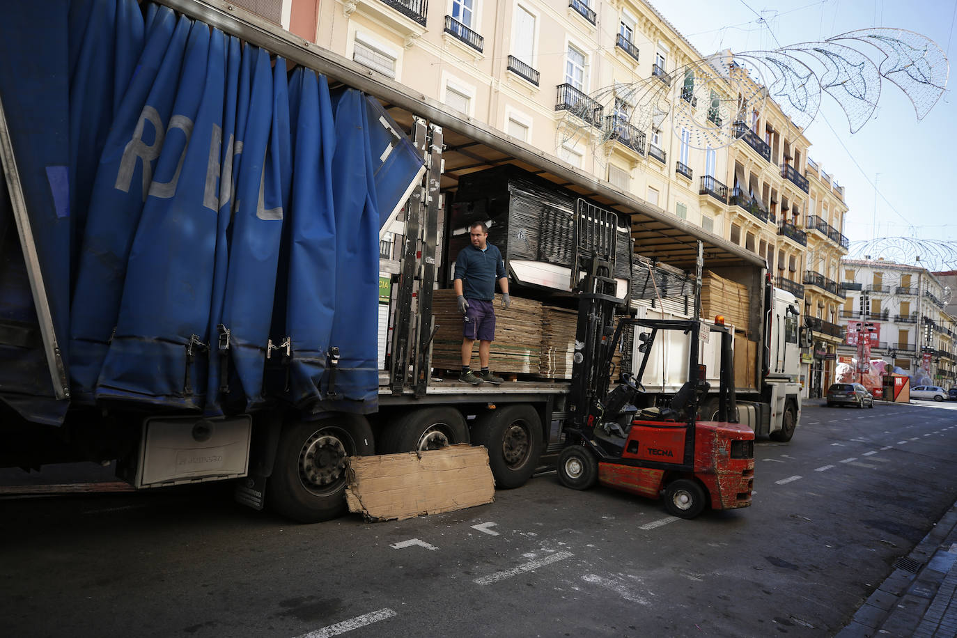 Las Fallas de Valencia se suspendieron el pasado 10 de marzo por la pandemia del coronavirus, una medida histórica que no ocurría desde la Guerra Civil. El sector vive en la incertidumbre desde entonces.