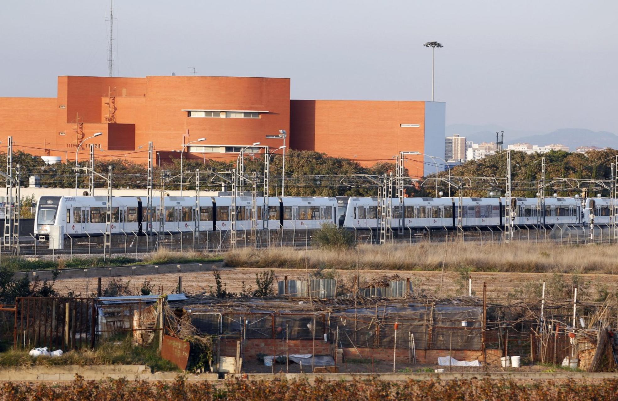  FGV. Instalaciones de Ferrocarrils de la Generalitat Valenciana, una de las empresas públicas.