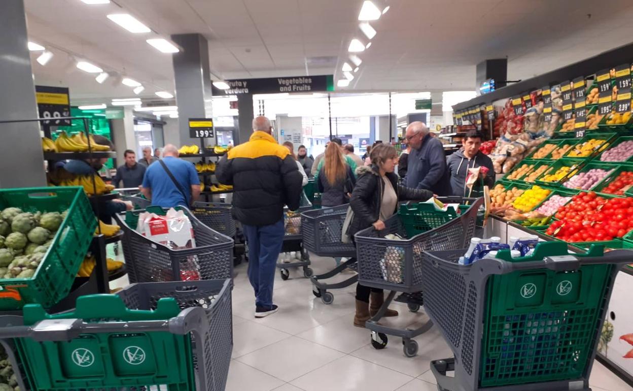 Las normas que aplican los supermercados Mercadona y Consum en Valencia a partir de hoy por el coronavirus