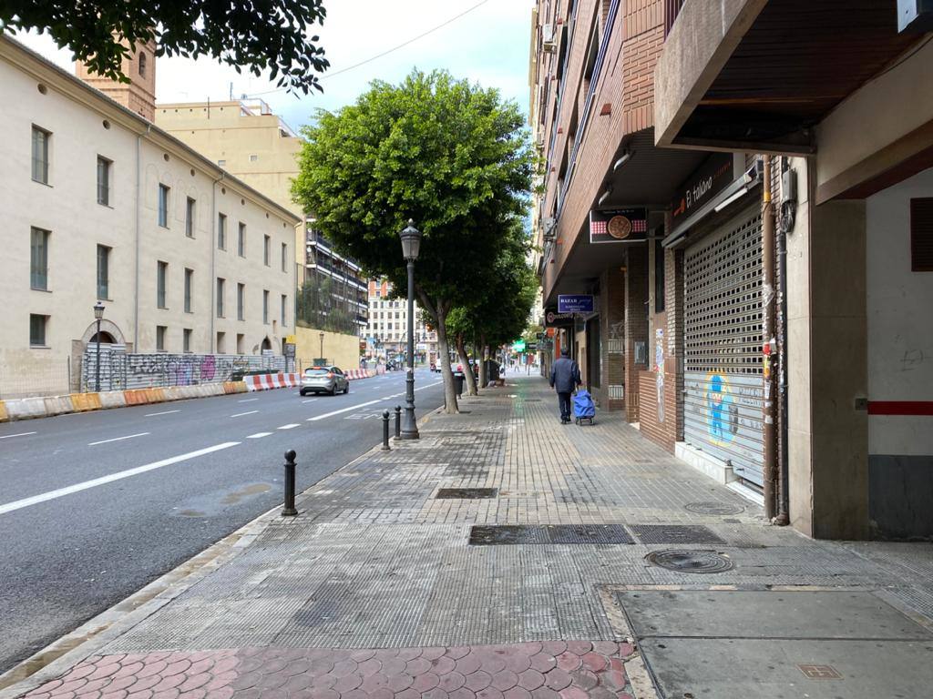 Sin coches ni gente en las arterias principales de la ciudad de Valencia.