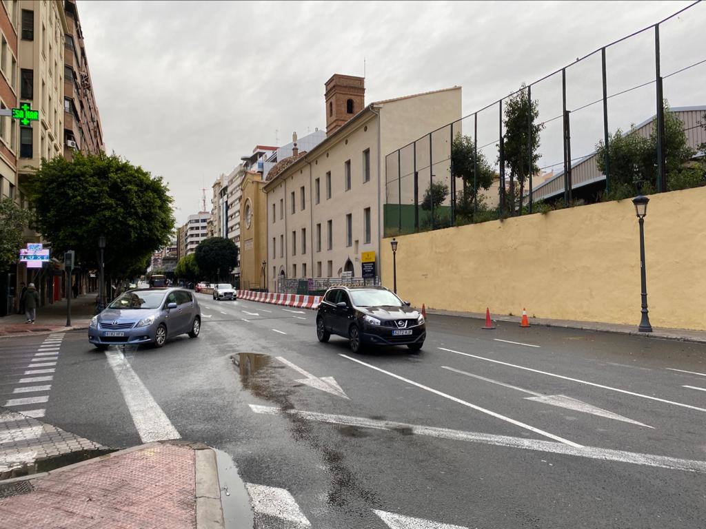 Sin coches ni gente en las arterias principales de la ciudad de Valencia.