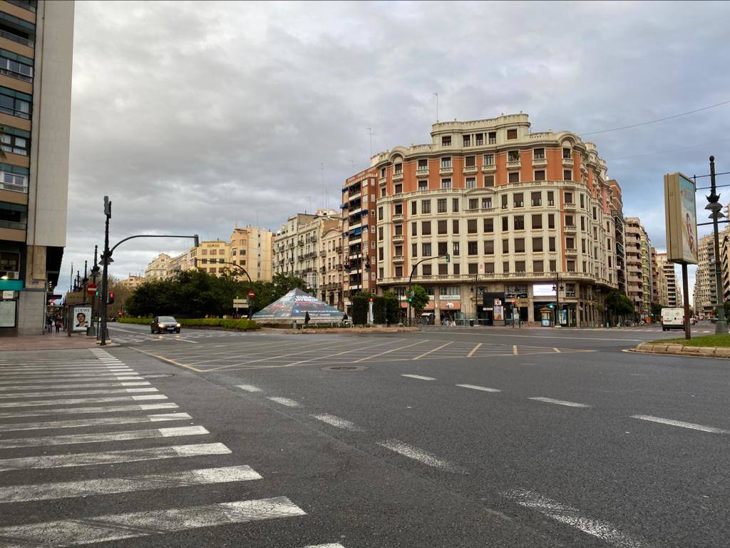 Las principales calles de la ciudad viven sus circulación ni transeúntes por la situación provocada por el Covid-19.