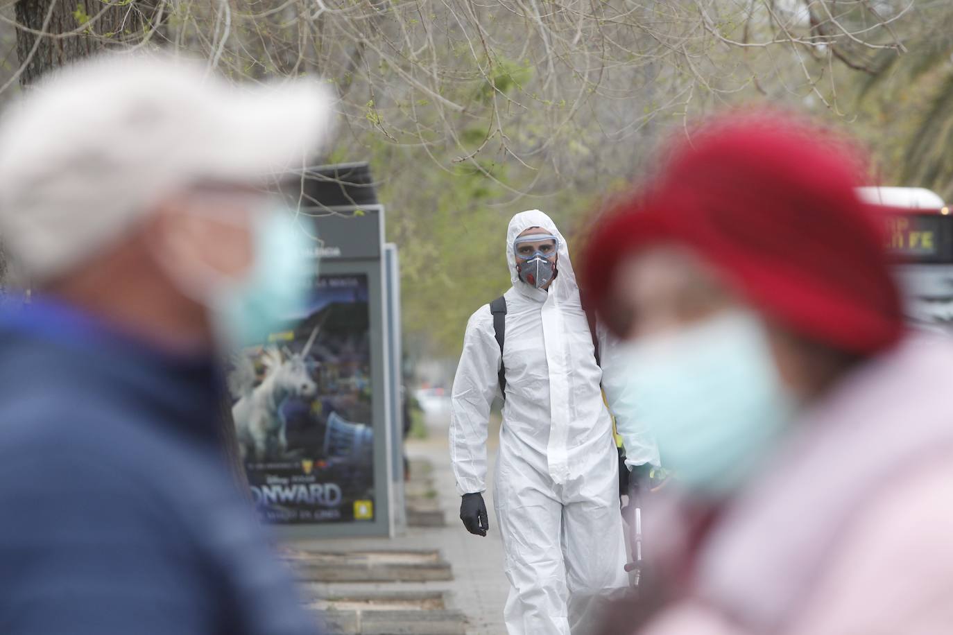 Desinfección de infraestructuras y vía pública en la Comunitat para luchar contra la pandemia del coronavirus