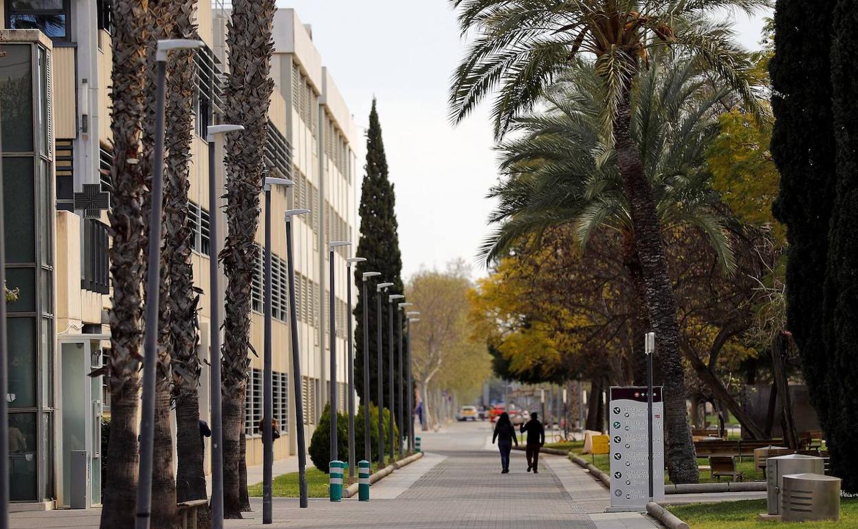 Universitat Politècnica. 