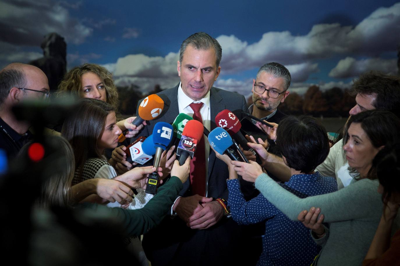 Javier Ortega Smith | El número 2 de Vox y diputado del Congreso  Javier Ortega Smith  también ha dado positivo en las pruebas de coronavirus. 