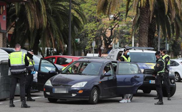 Policía y Guardia Civil pondrán multas este fin de semana a quien circule para ir a una segunda residencia