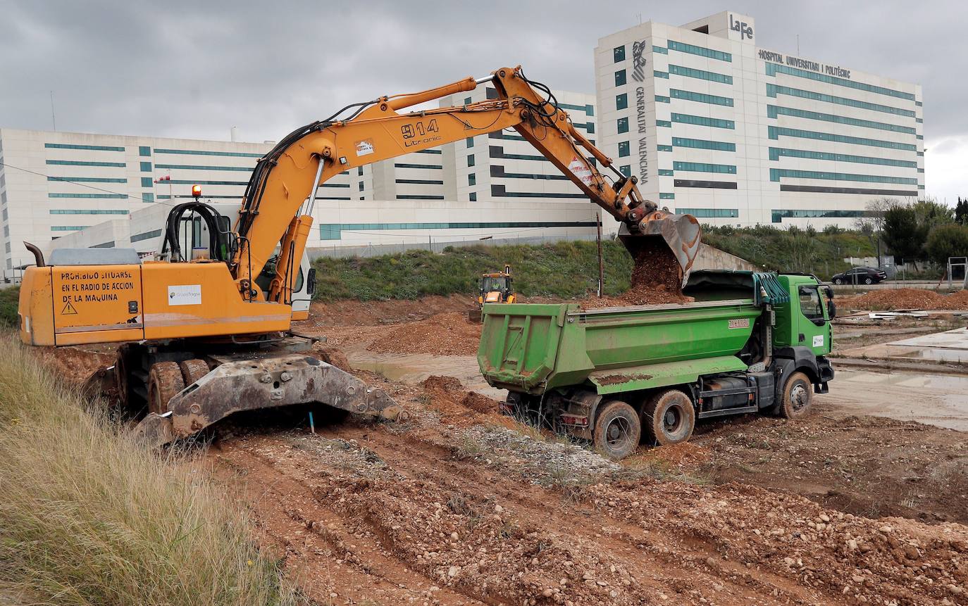 Obras para el hospital de campaña junto a La Fe. 