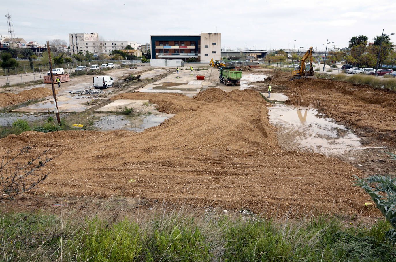 Obras para el hospital de campaña junto a La Fe. 