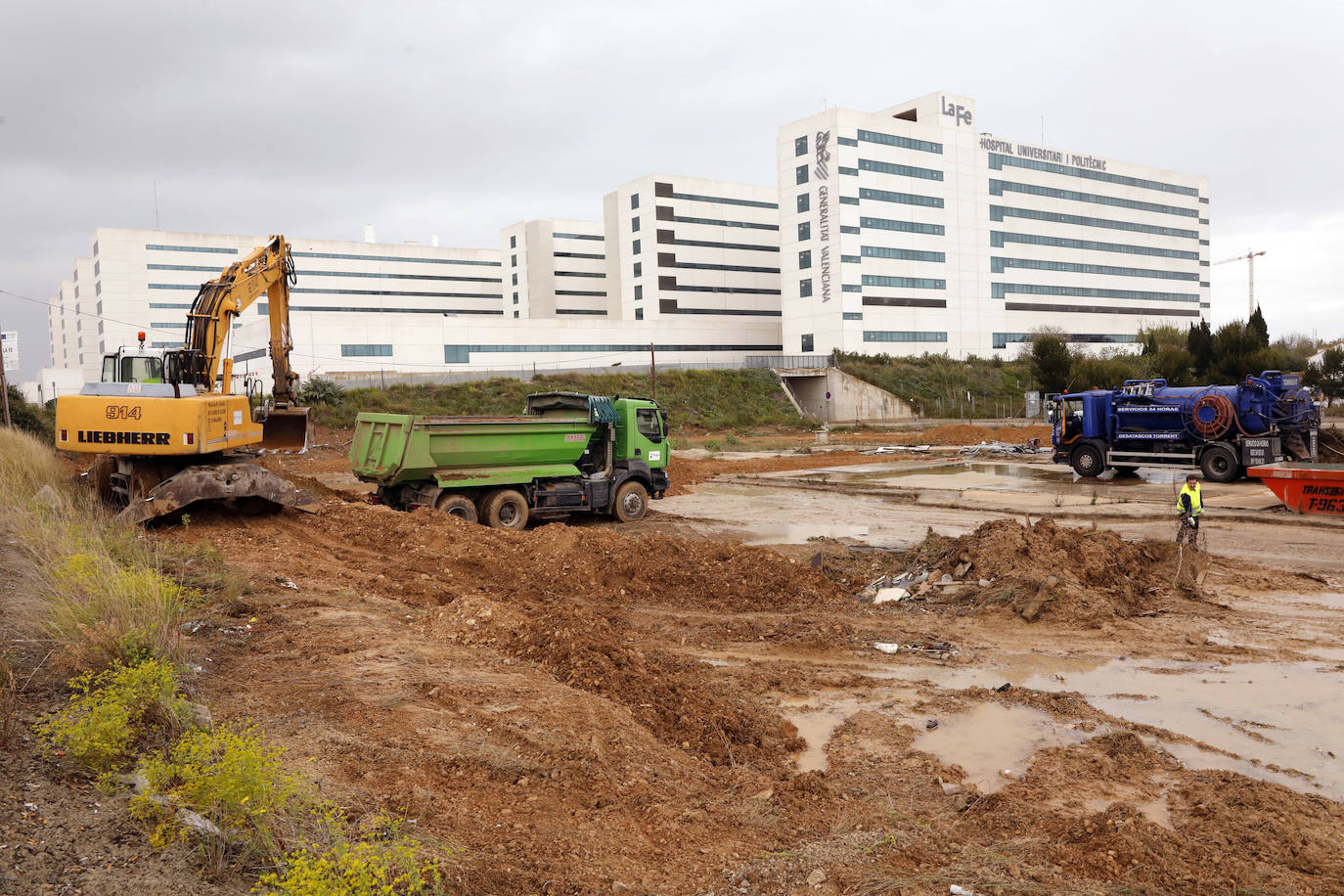 Obras para el hospital de campaña junto a La Fe. 