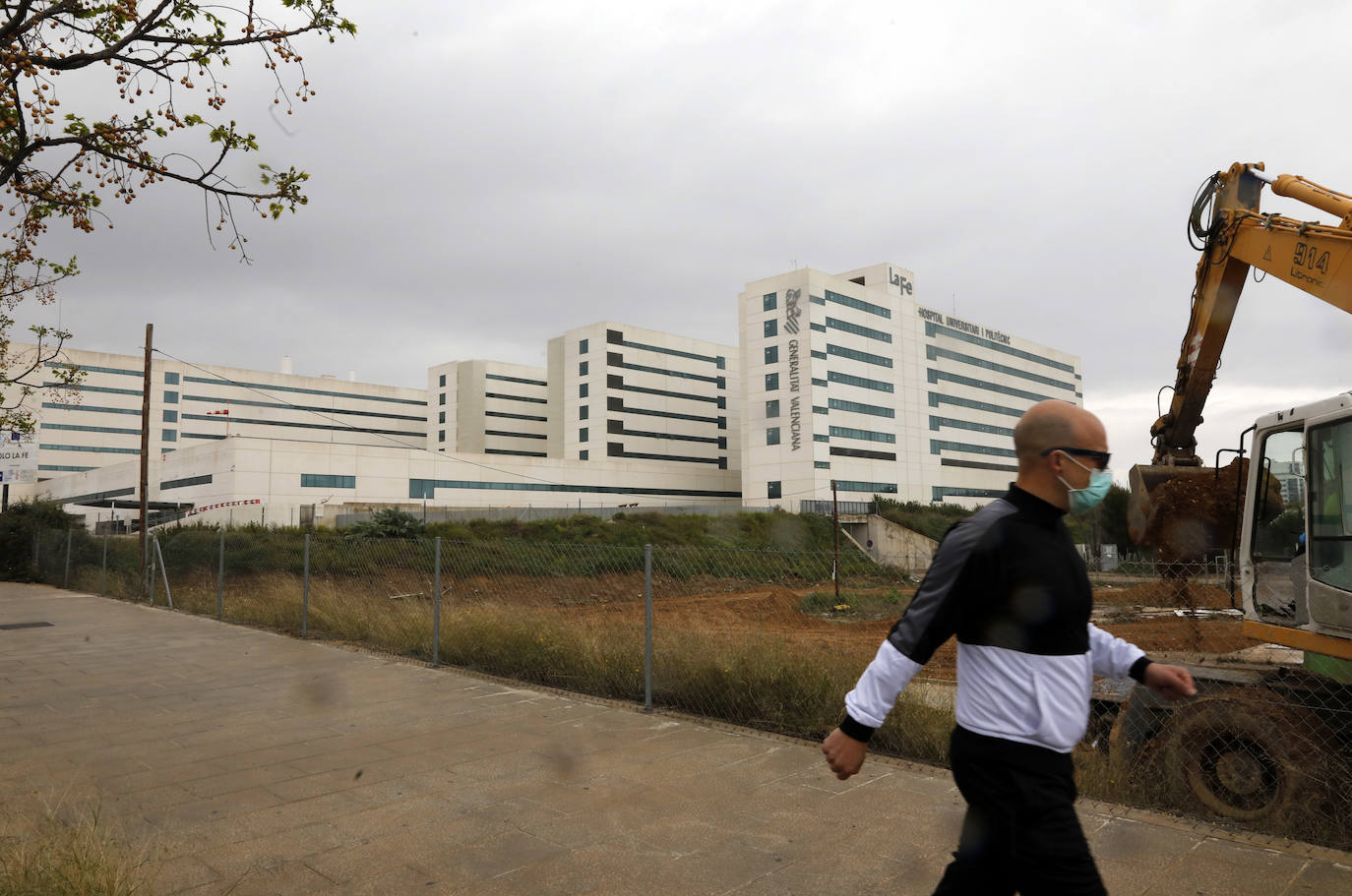 Obras para el hospital de campaña junto a La Fe. 