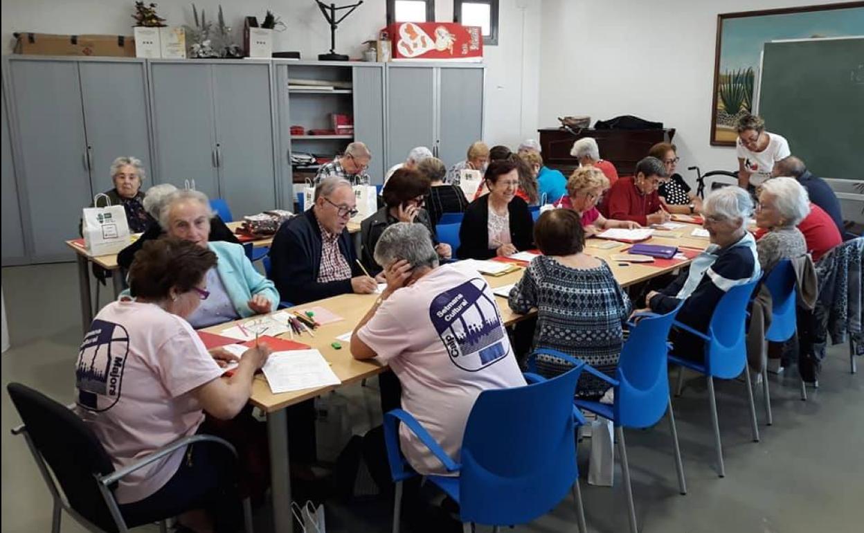 Imagen de archivo de uno de los talleres que se hace en el Centro Cívico de Calp.