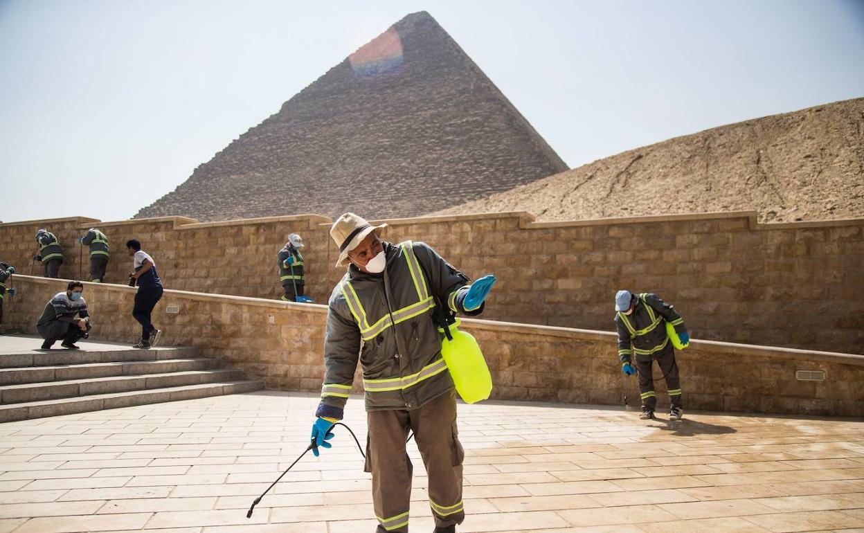 Medidas del prevención en las pirámides de Giza.