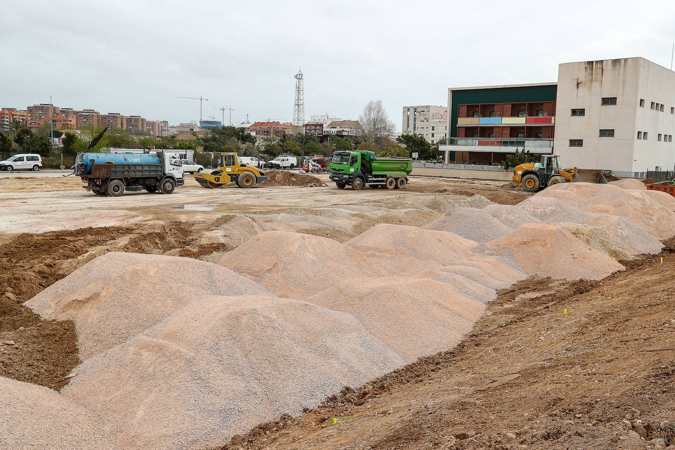 Obras para el hospital de campaña junto a La Fe. 