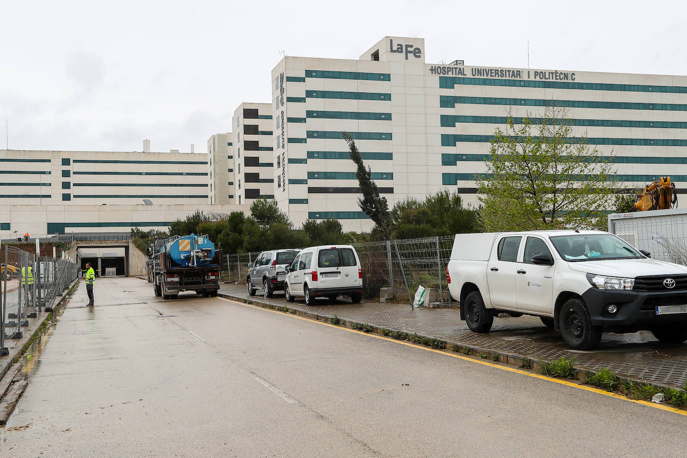 Obras para el hospital de campaña junto a La Fe. 