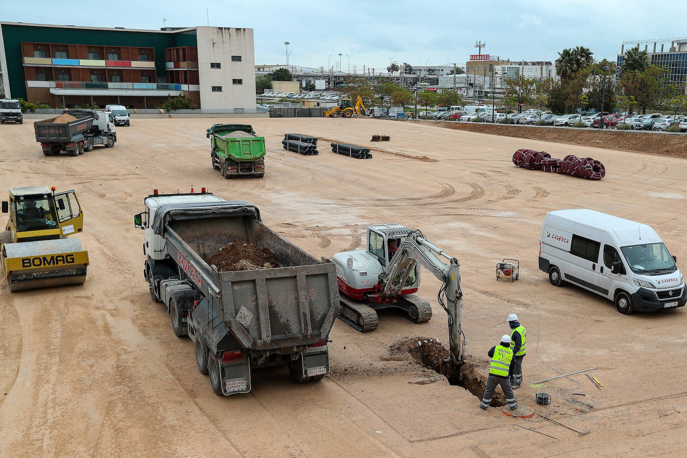 Obras para el hospital de campaña junto a La Fe. 