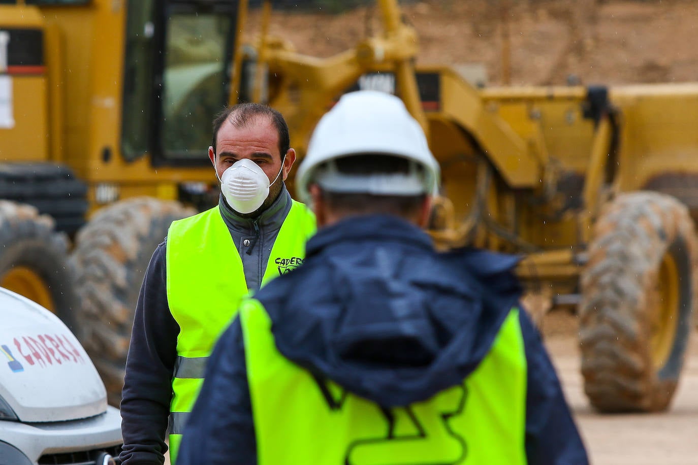 Obras para preparar el hospital de campaña junto a La Fe, en la segunda semana de estado de alarma.