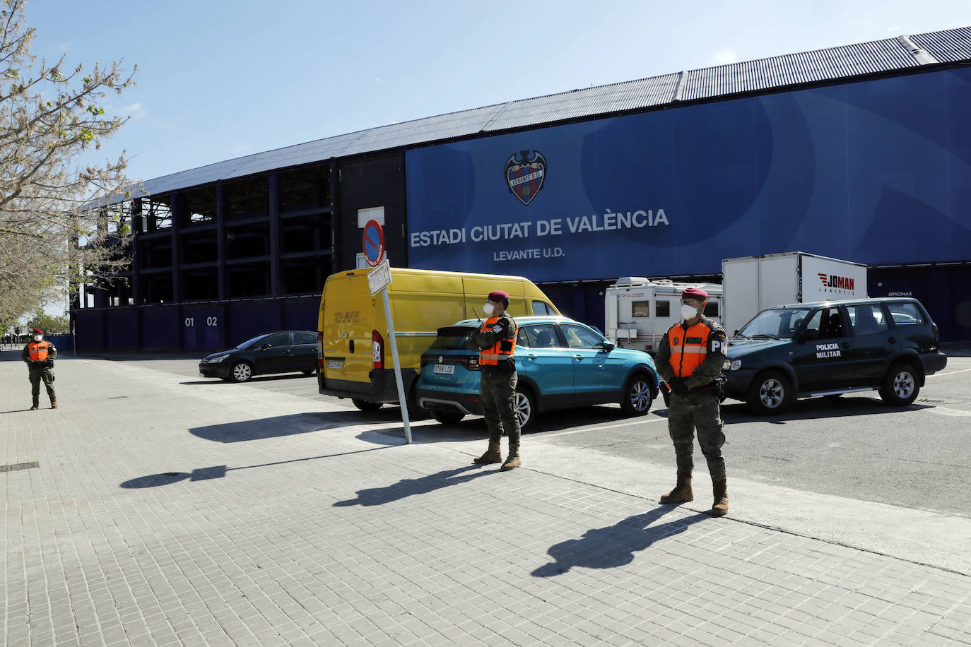 Fotos: La Policía Militar patrulla las calles de Valencia