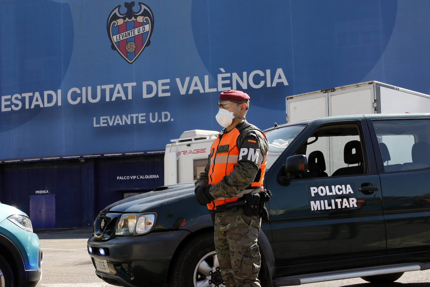 Fotos: La Policía Militar patrulla las calles de Valencia