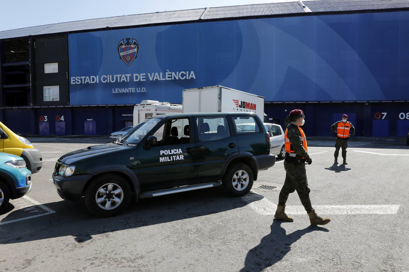 Fotos: La Policía Militar patrulla las calles de Valencia