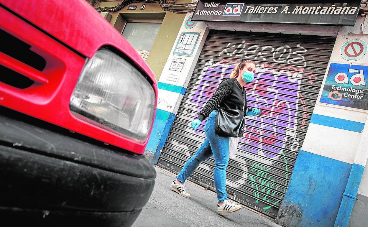 Un taller mecánico, cerrado por el decreto de estado de alarma.