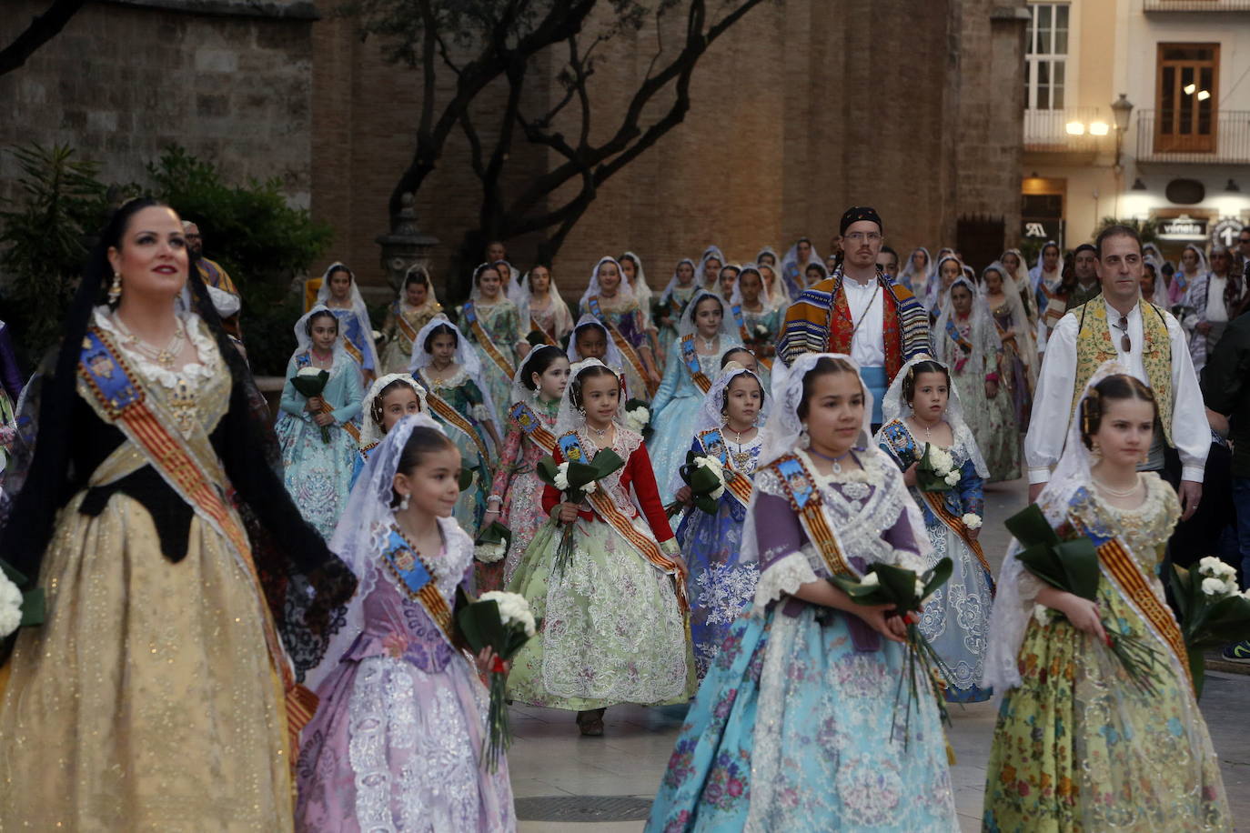 Uno de los momentos más emotivos (y multitudinarios) de las Fallas es la Ofrenda.