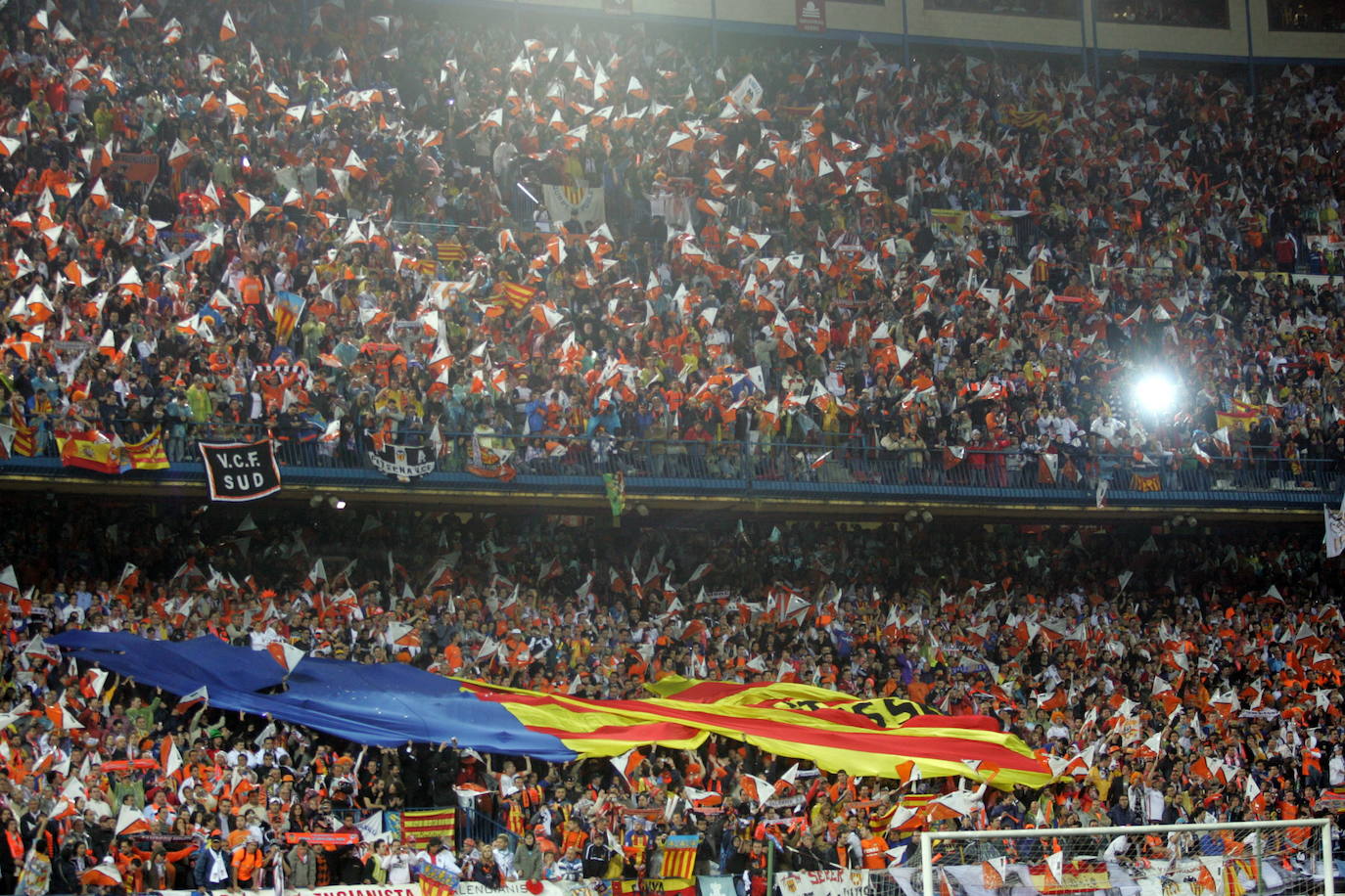 Pese a la marcha del equipo, la afición blanquinegra respondió a lo grande en el Calderón