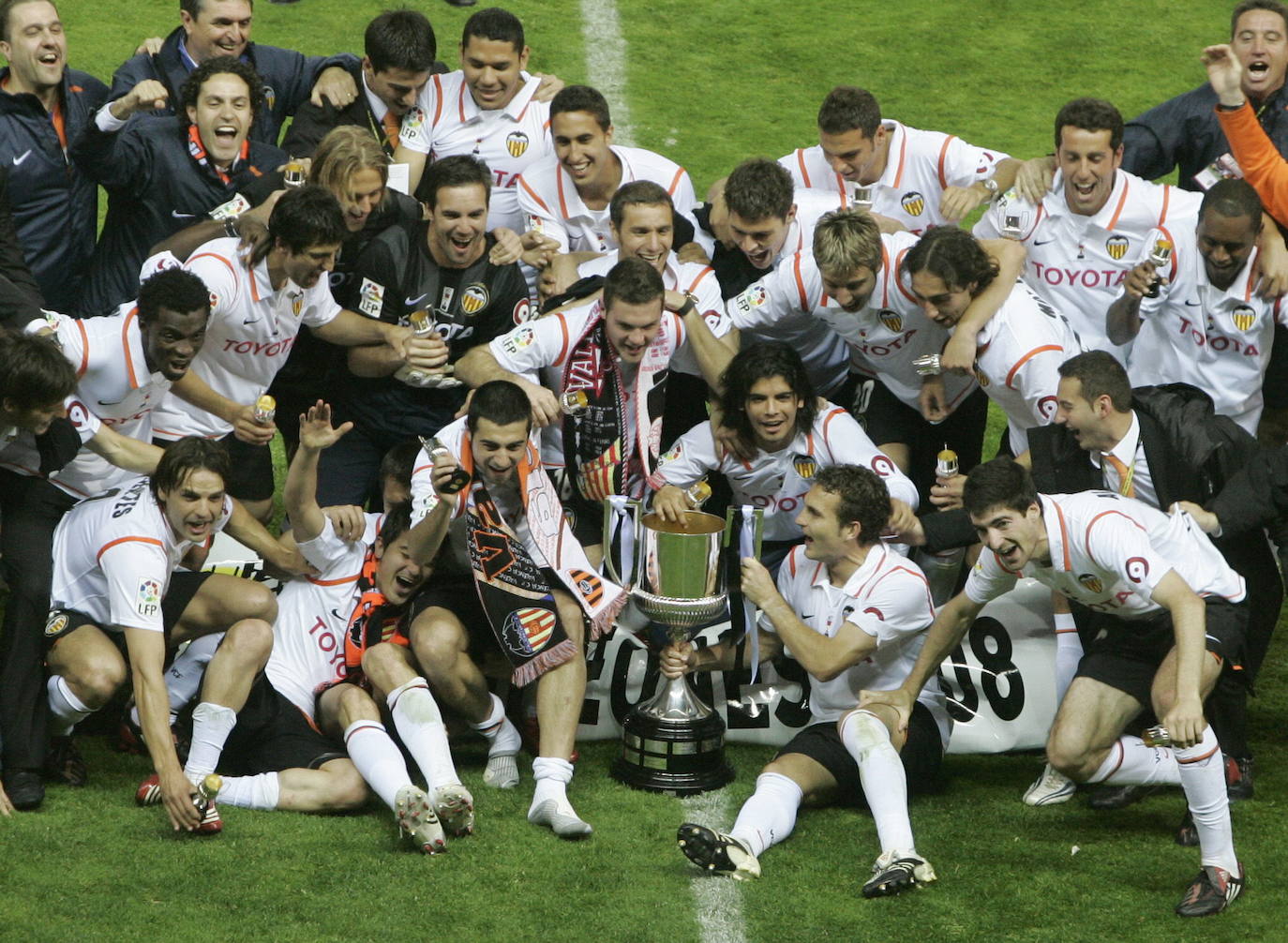 Los futbolistas del Valencia celebran el triunfo contra el Getafe