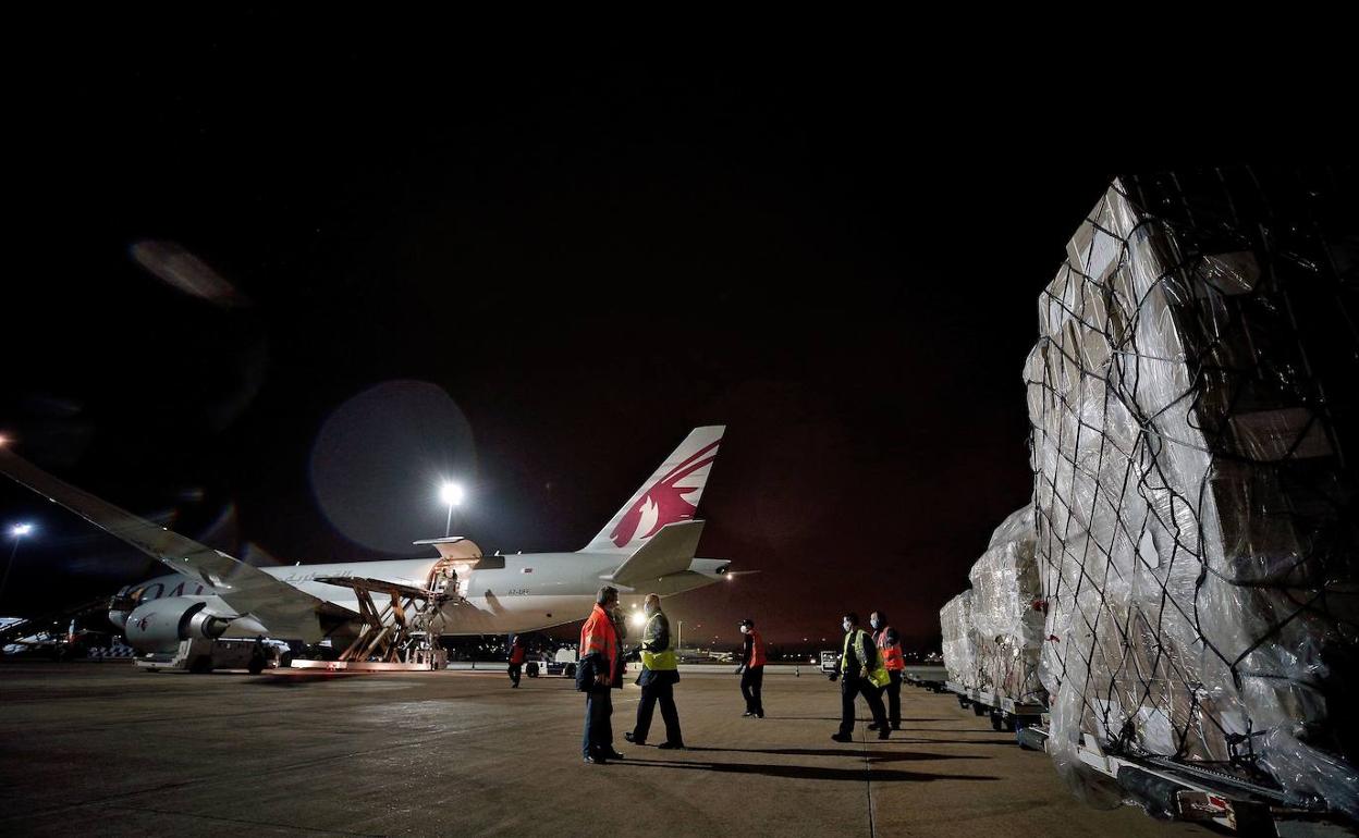 Sanidad espera seis aviones más con material sanitario procedente de China