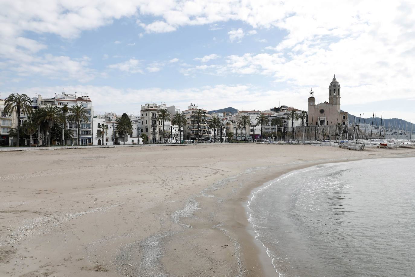 Playa de La Ribera en la localidad costera de Sitges (Barcelona). 