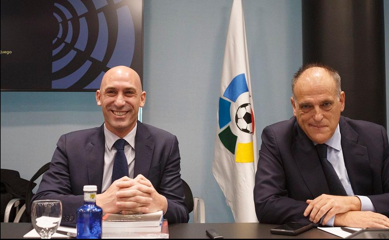 Luis Rubiales y Javier Tebas, en una imagen de archivo. 