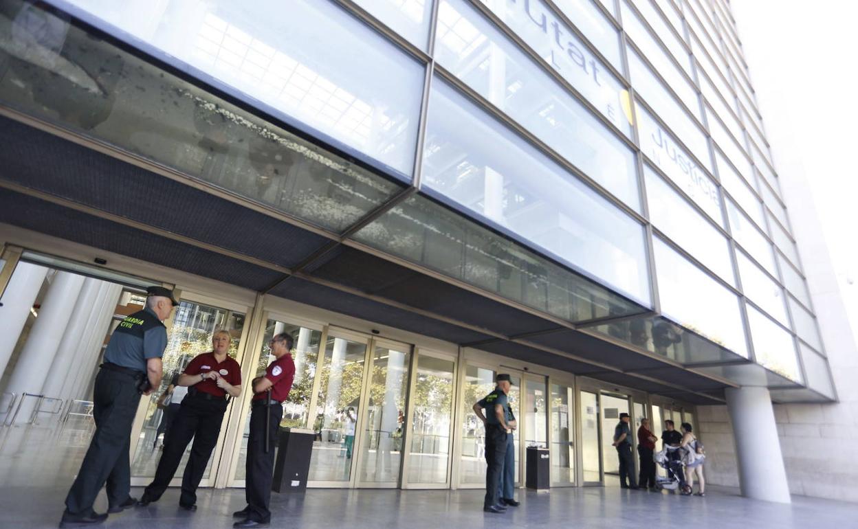 Exterior de la Ciudad de la Justicia de Valencia, la sede judicial más importante de la Comunitat.