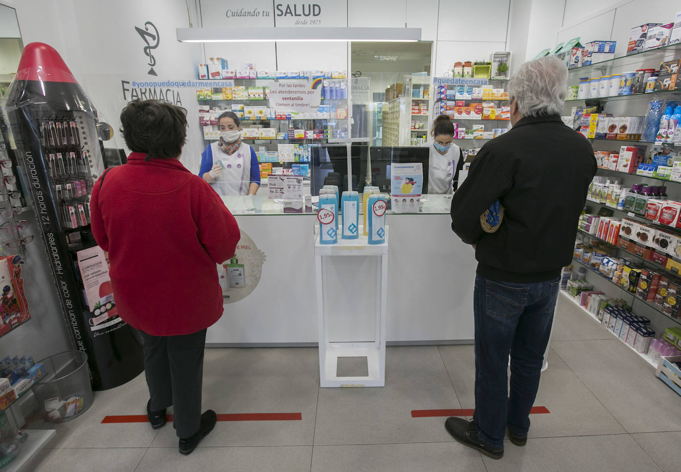 Los mayores de 65 años y los pacientes de riesga ya pueden retirarla junto con su tarjeta SIP