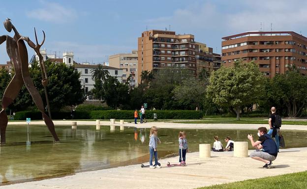 Esto es lo que podrán hacer los niños en la calle en la Comunitat a partir del 26 de abril: juegos, horarios y medidas de seguridad