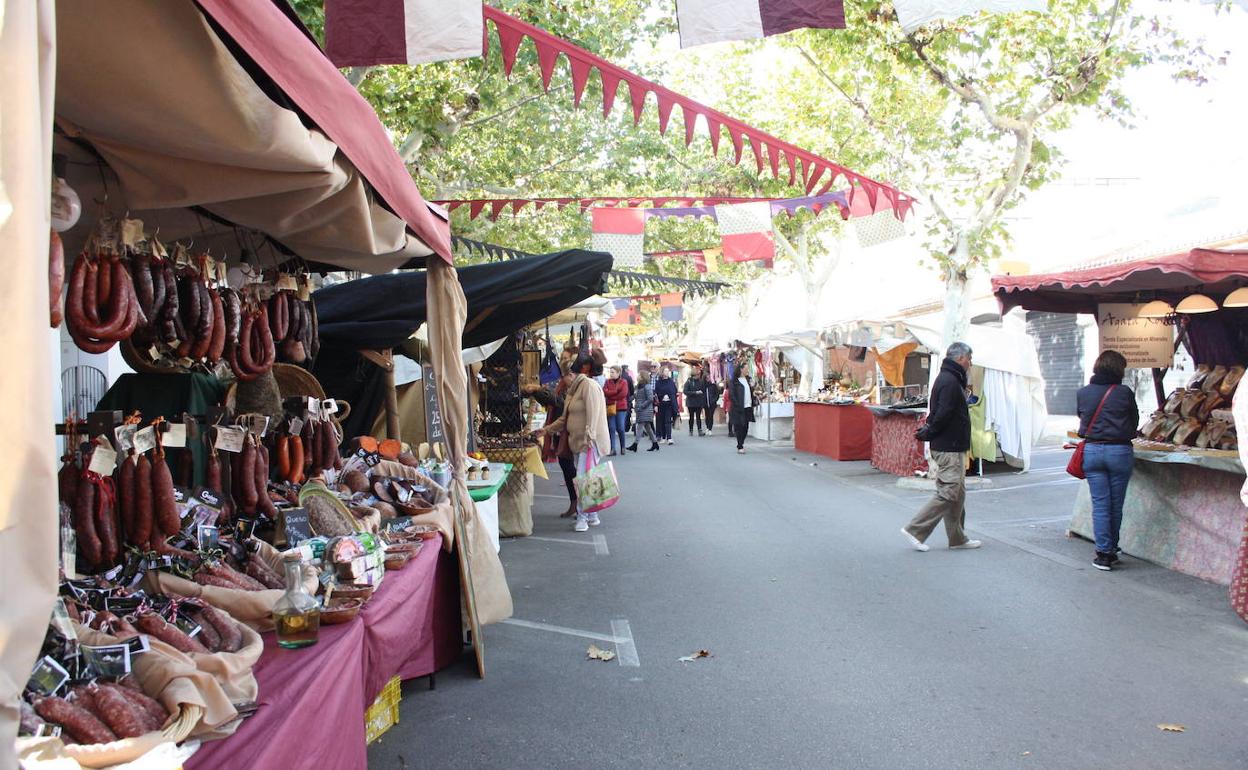 Foto de archivo del mercado medieval celebrado en el municipio de Ondara.