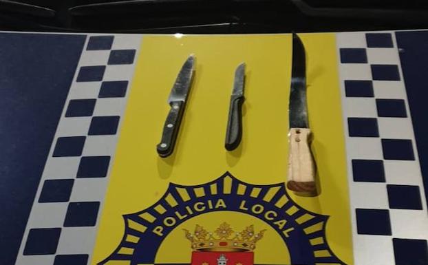 Heridos cuatro policías en la persecución de un hombre armado con tres cuchillos en Torrent